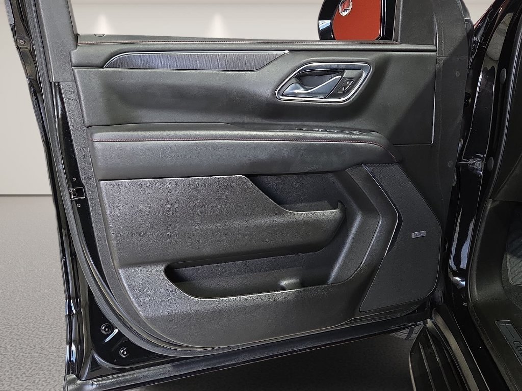 Used 2021 Chevrolet Suburban RST RWD image 17