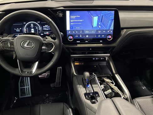 Used 2026 Lexus TX 500h AWD image 33