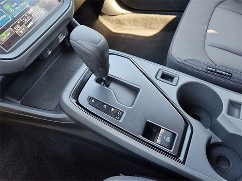 Used 2025 Subaru Crosstrek 2.0i image 25