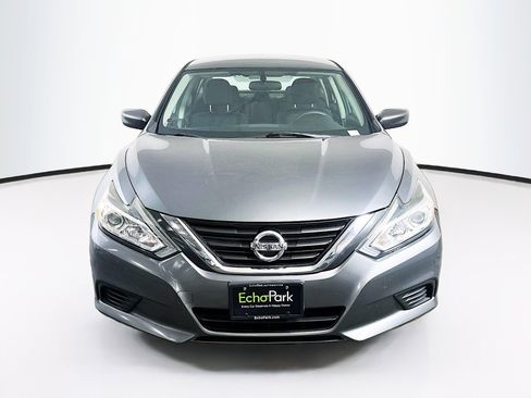Used 2017 Nissan Altima 2.5 S w/ Power Driver Seat Package FWD image 2
