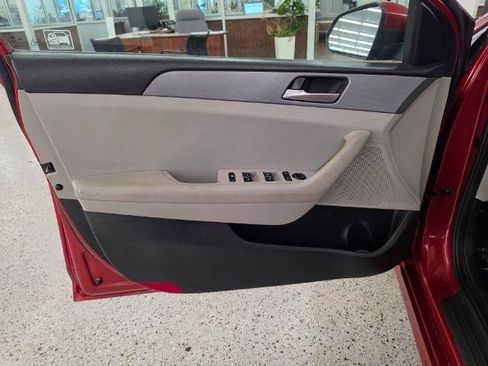 Used 2019 Hyundai Sonata SE FWD image 32
