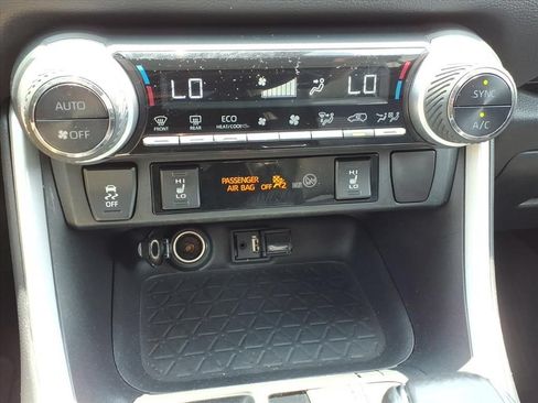 Used 2019 Toyota RAV4 XSE w/ Carpet Mat Package AWD/4WD image 26