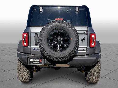 New 2025 Ford Bronco Badlands image 4