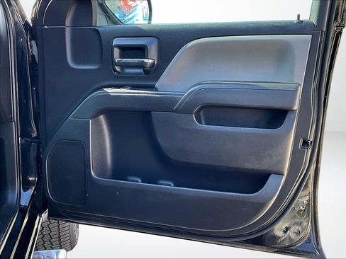 Used 2018 Chevrolet Silverado 1500 Custom w/ Custom Convenience Package AWD/4WD image 24