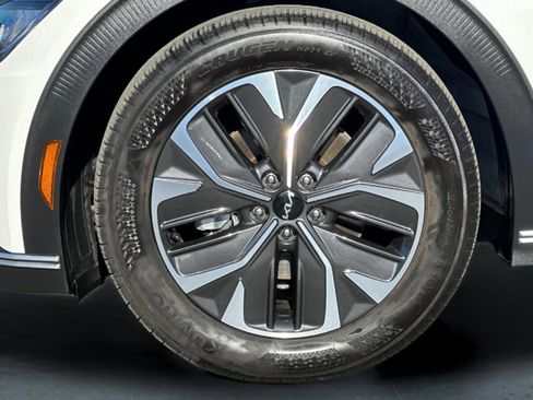 Used 2024 Kia EV6 Light image 26