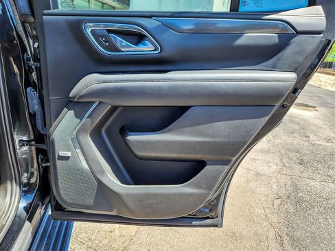 Used 2023 GMC Yukon AT4 w/ Technology Package AWD/4WD image 23