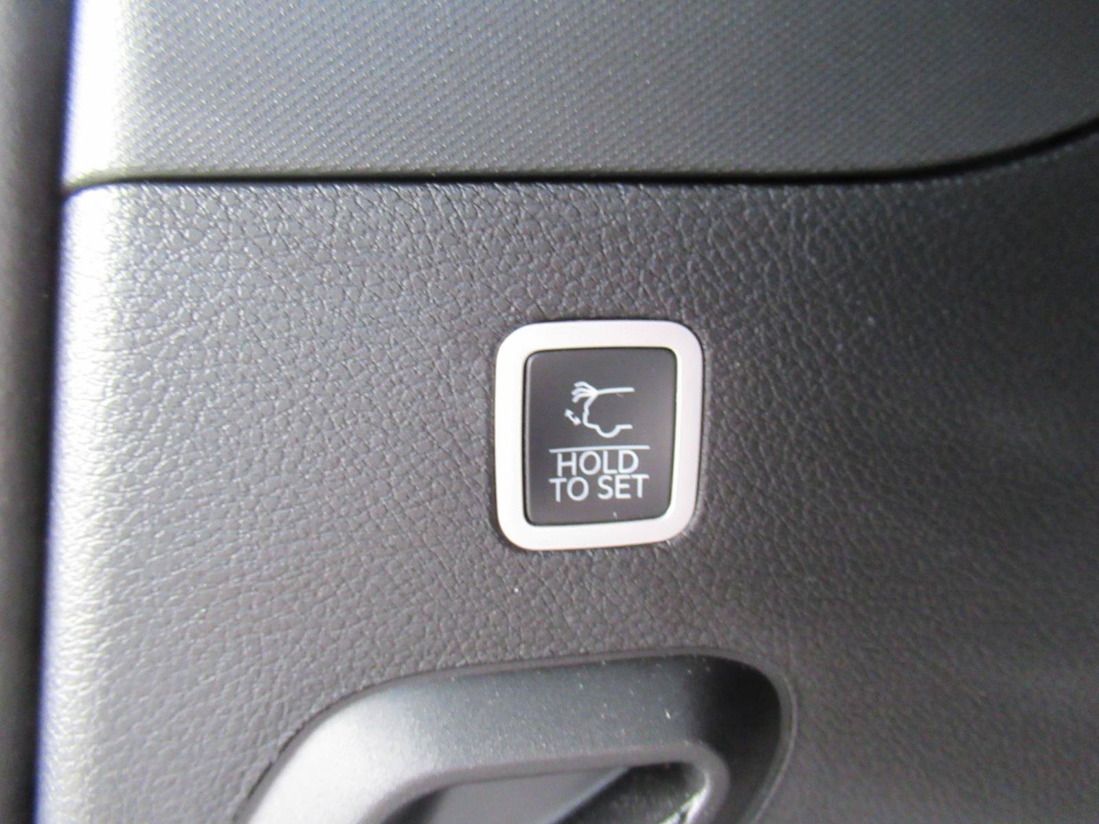 Used 2025 Jeep Grand Wagoneer Series III w/ Rear Seat Video Group 1 AWD/4WD image 41