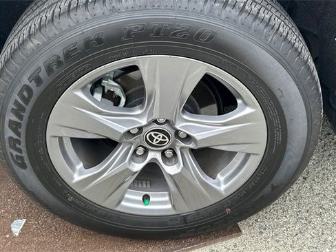 Used 2024 Toyota RAV4 XLE image 8