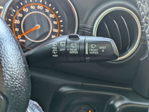 Used 2019 Jeep Wrangler Unlimited Sahara w/ Dual Top Group AWD/4WD image 30