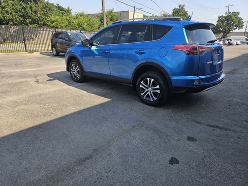 Used 2017 Toyota RAV4 LE image 6