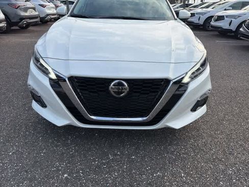 Used 2019 Nissan Altima 2.5 Platinum image 10