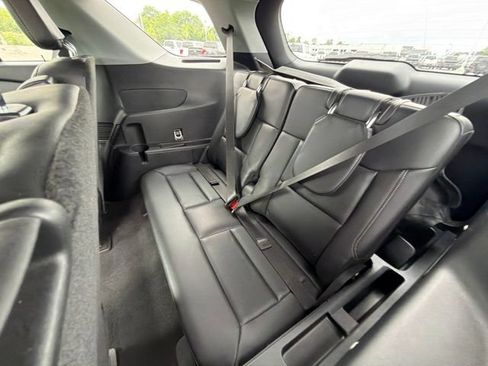 Used 2023 Ford Explorer XLT w/ Equipment Group 202A AWD/4WD image 15