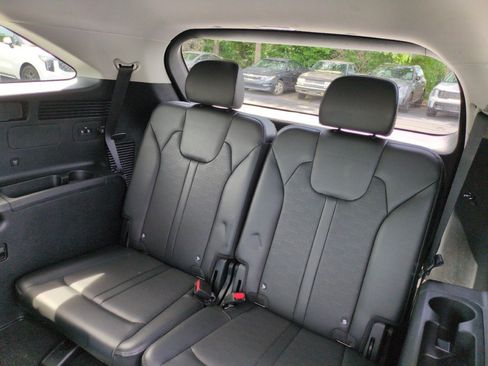 Certified 2025 Kia Sorento EX w/ Panoramic Sunroof Package FWD image 29