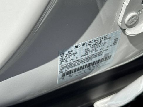 Used 2026 Ford Explorer Active AWD/4WD image 32