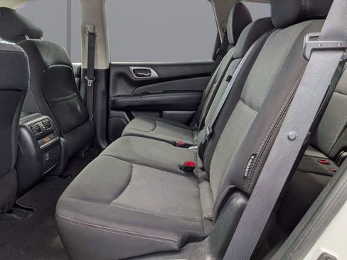 Used 2018 Nissan Pathfinder SV FWD image 14