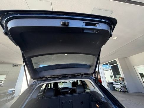 Used 2022 Volkswagen Taos SE FWD image 16