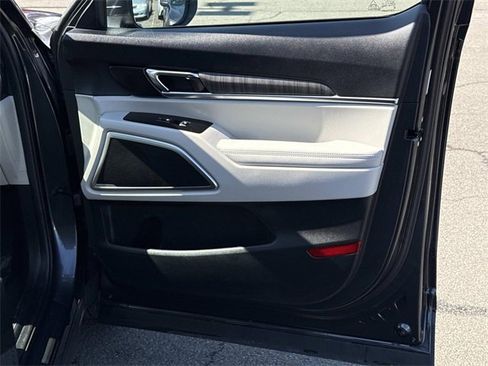 Used 2023 Kia Telluride EX w/ EX Captain's Chair Package image 8