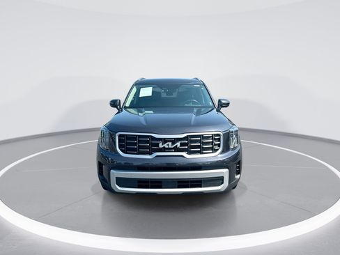 Used 2025 Kia Telluride S FWD image 3