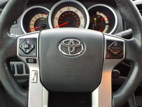 Used 2015 Toyota Tacoma PreRunner w/ Convenience Package RWD image 18