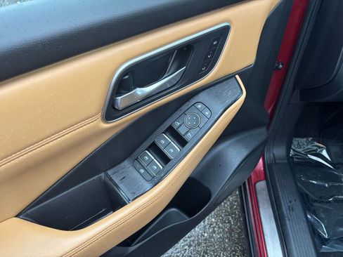 Used 2022 Nissan Rogue Platinum w/ Head-Up Display Package image 20