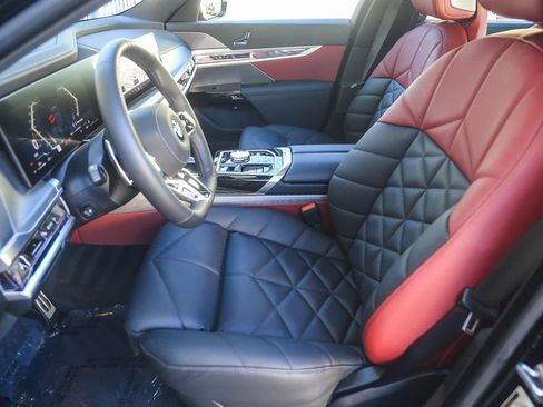 Certified 2025 BMW 740i image 14