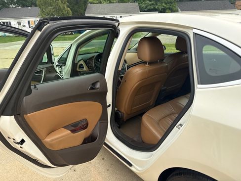 Used 2013 Buick Verano Leather FWD image 12