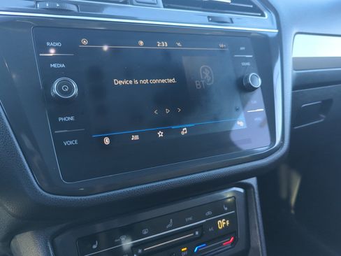 Certified 2023 Volkswagen Tiguan SE w/ Panoramic Sunroof Package image 26