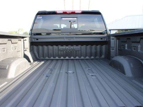 Used 2025 GMC Sierra 2500 AT4 w/ AT4 Premium Plus Package AWD/4WD image 10