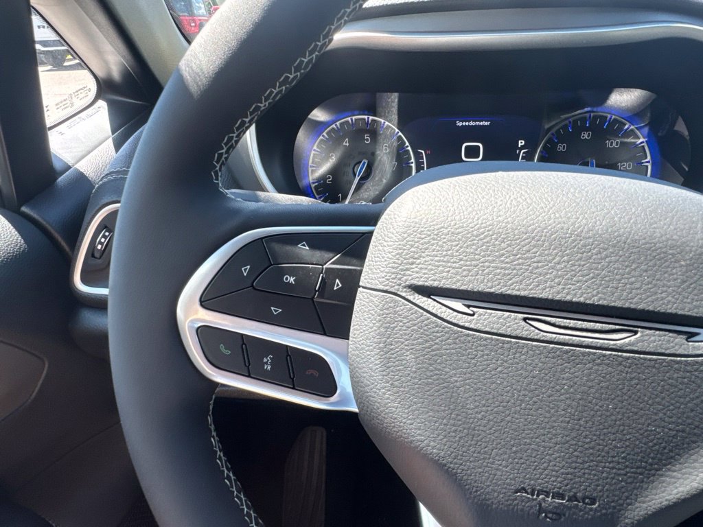 New 2027 Chrysler Pacifica Select FWD image 34