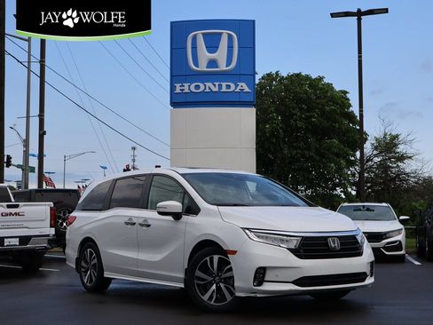Certified 2024 Honda Odyssey Touring image 1