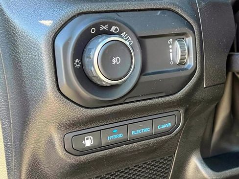 Used 2023 Jeep Wrangler Unlimited Sahara w/ Cold Weather Group image 19