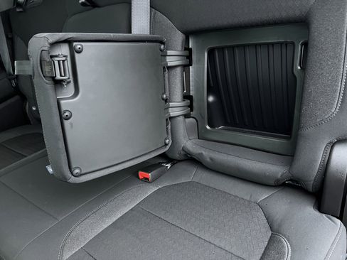 Used 2021 GMC Sierra 1500 Elevation w/ Preferred Package image 18