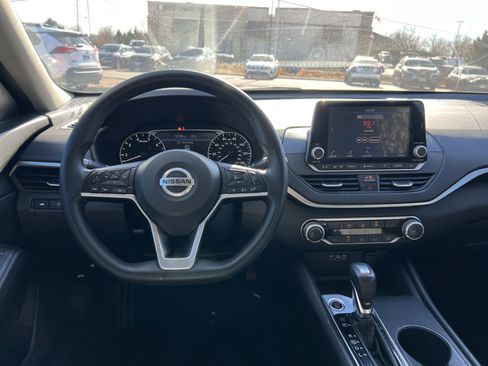 Used 2020 Nissan Altima 2.5 S image 2