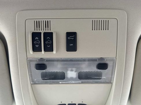 Used 2010 Cadillac Escalade ESV Platinum image 11