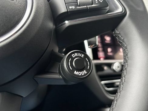 Certified 2026 Porsche Macan S AWD/4WD image 17