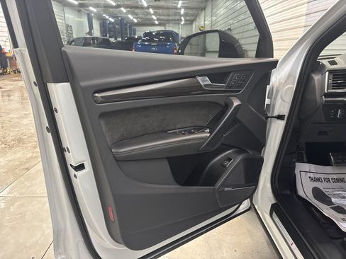 Used 2020 Audi SQ5 Premium Plus w/ Premium Plus Package image 11