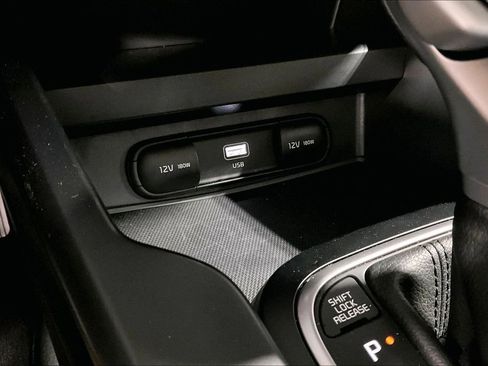 Used 2025 Kia Soul LX FWD image 29
