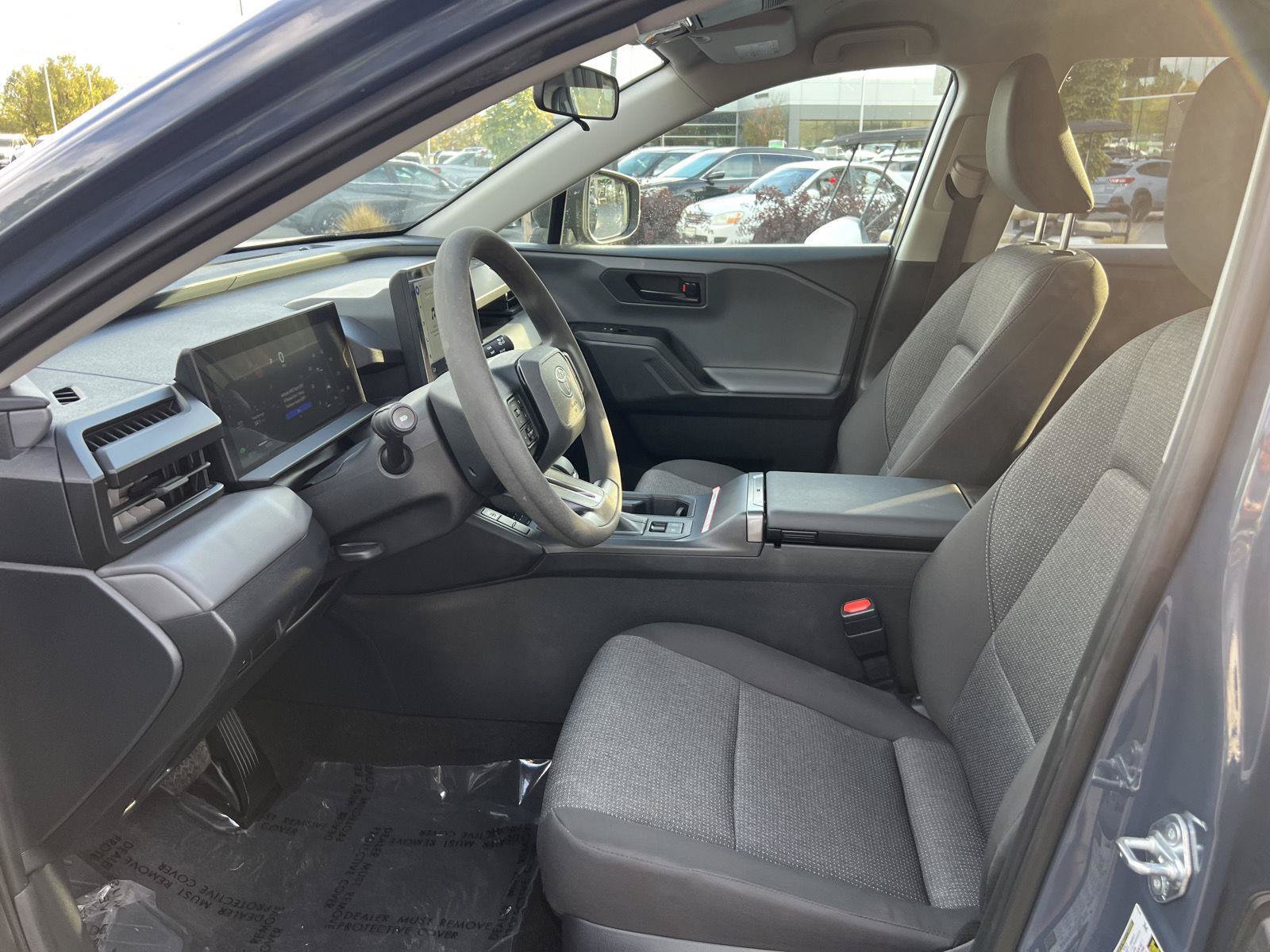 Used 2026 Toyota RAV4 LE AWD/4WD image 24