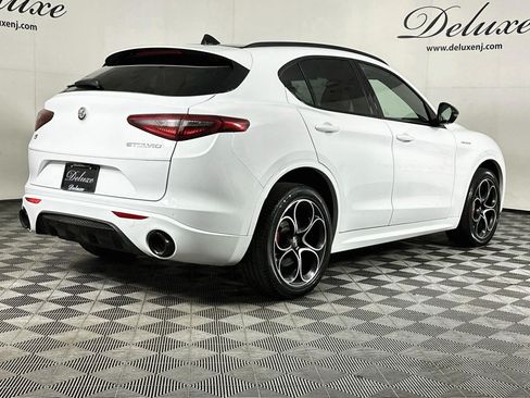 Used 2023 Alfa Romeo Stelvio Veloce AWD/4WD image 6