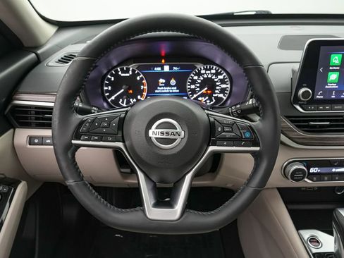 Used 2021 Nissan Altima 2.5 SL FWD image 13