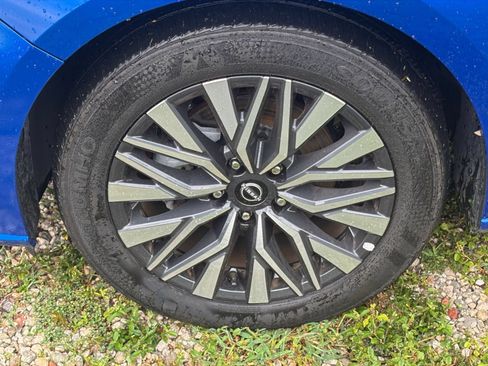 Used 2025 Nissan Altima 2.5 SV FWD image 31