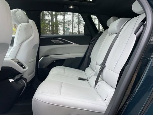 Used 2024 Cadillac Lyriq Luxury image 15