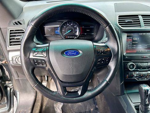 Used 2016 Ford Explorer XLT w/ Equipment Group 202A image 11