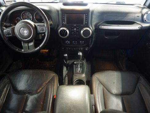 Used 2016 Jeep Wrangler Unlimited Sahara w/ Connectivity Group image 23