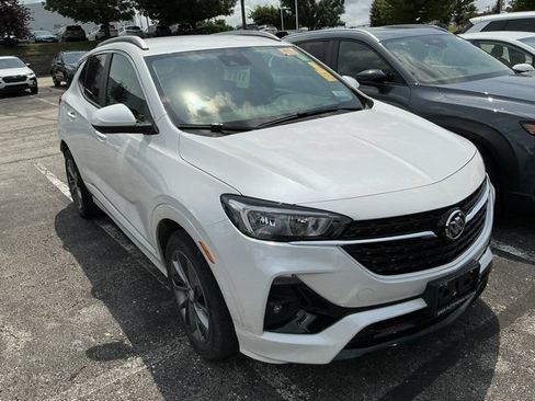 Used 2022 Buick Encore GX Select w/ Sport Touring Package FWD image 3