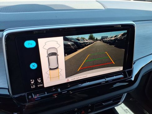 New 2026 Volkswagen Atlas Cross Sport SE image 19