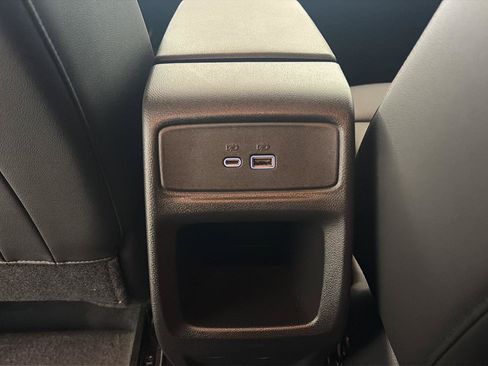 Used 2025 Chevrolet Trax RS FWD image 19