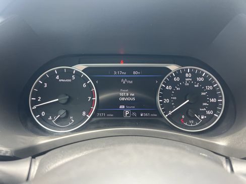 Used 2025 Nissan Sentra SV w/ SV Premium Package FWD image 11