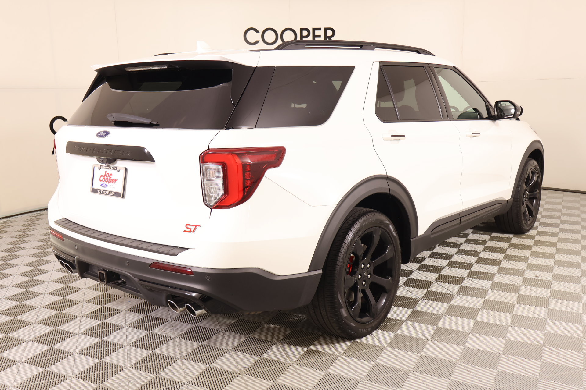 Used 2023 Ford Explorer ST w/ Equipment Group 401A AWD/4WD image 24