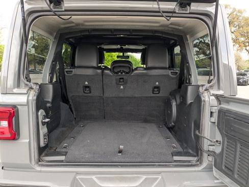 Used 2022 Jeep Wrangler Unlimited Sahara image 21